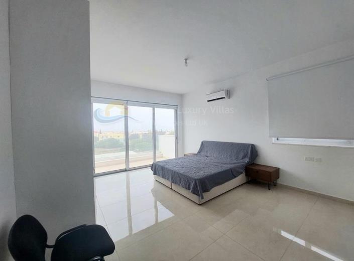 Image No.9-Villa de 4 chambres à vendre à Paralimni