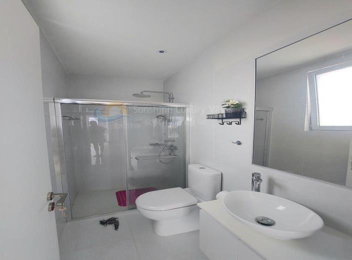 Image No.11-Villa de 4 chambres à vendre à Paralimni