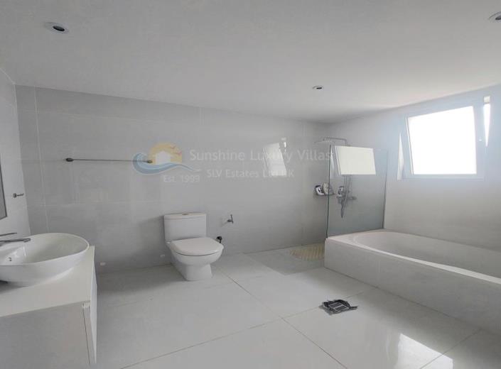 Image No.12-Villa de 4 chambres à vendre à Paralimni