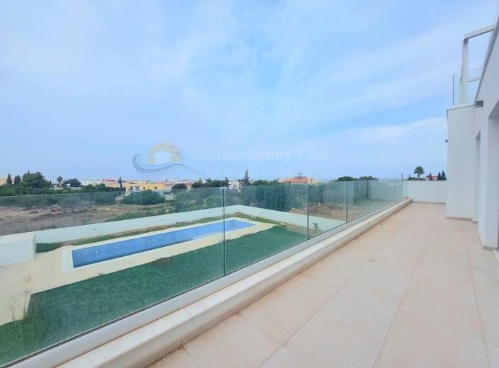 Image No.16-Villa de 4 chambres à vendre à Paralimni