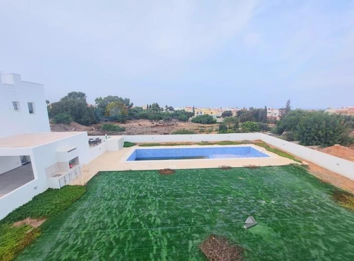 Image No.34-Villa de 4 chambres à vendre à Paralimni