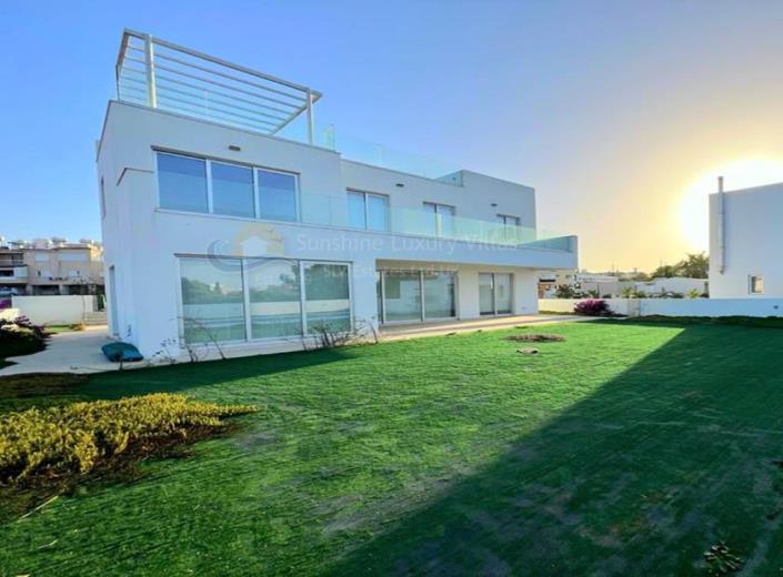 Image No.33-Villa de 4 chambres à vendre à Paralimni