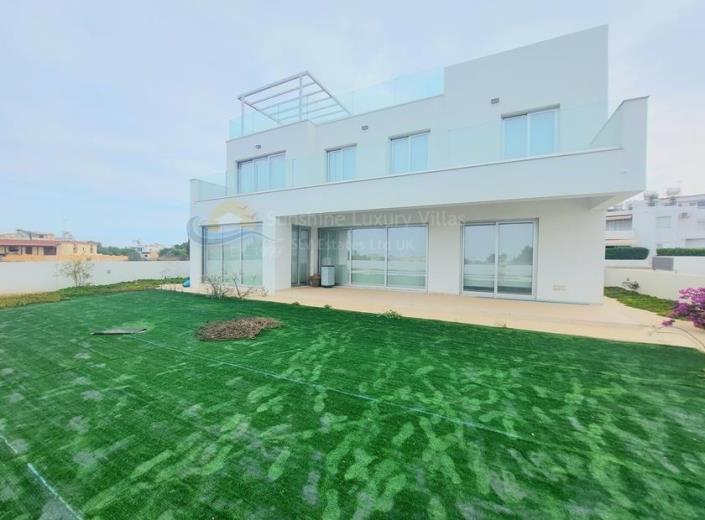 Image No.32-Villa de 4 chambres à vendre à Paralimni