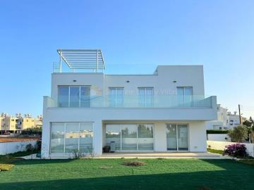 Villa de 4 chambres à vendre à Paralimni