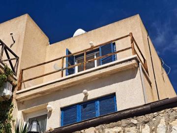 1 - Armou, Townhouse