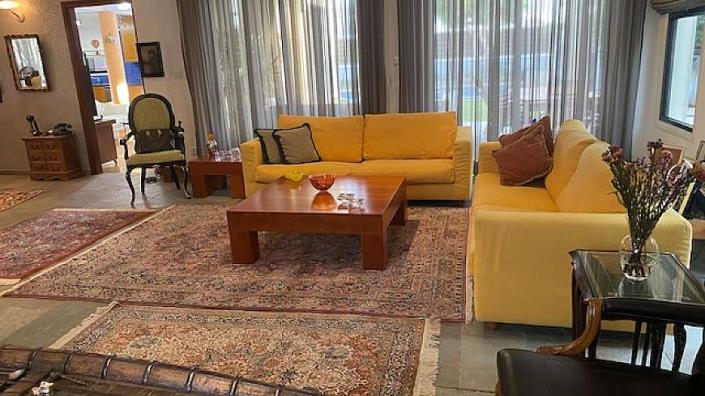 Image No.3-4 Bed Villa for sale