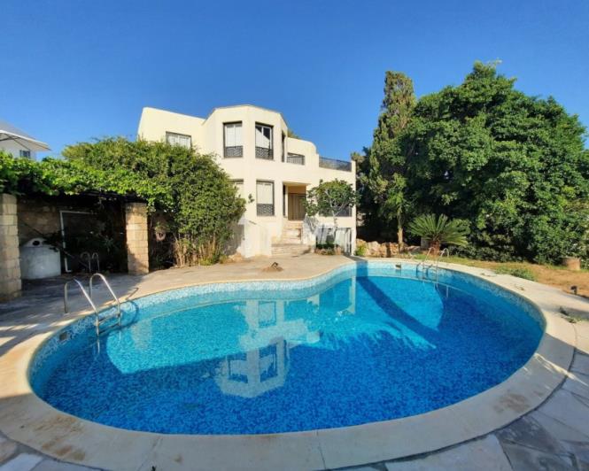 Image No.1-Villa de 5 chambres à vendre à Kissonerga