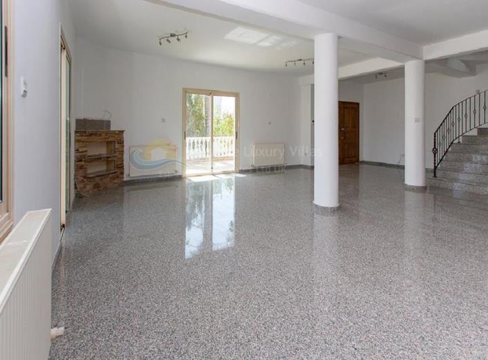 Image No.3-Commercial de 8 chambres à vendre à Limassol