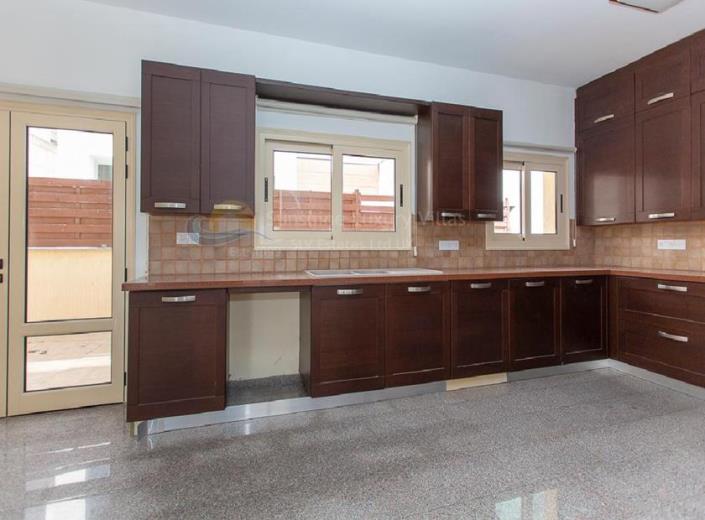 Image No.11-Commercial de 8 chambres à vendre à Limassol