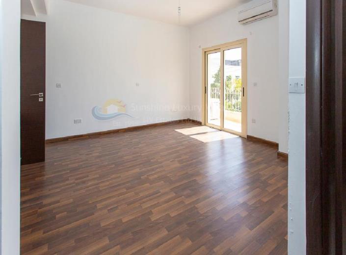 Image No.15-Commercial de 8 chambres à vendre à Limassol