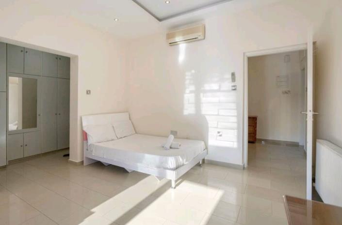 Image No.10-5 Bed Villa for sale