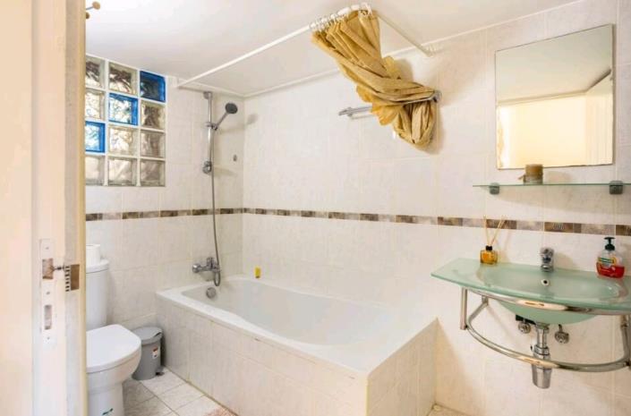 Image No.8-5 Bed Villa for sale