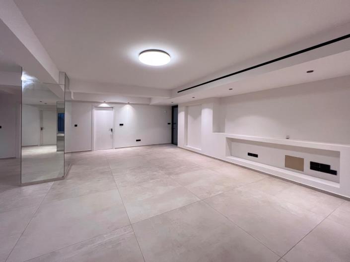 Image No.10-7 Bed Villa for sale