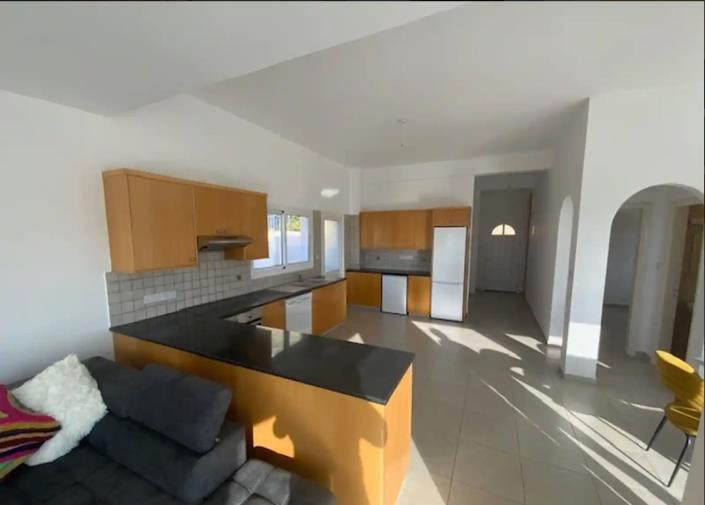 Image No.4-Villa de 4 chambres à vendre à Peyia