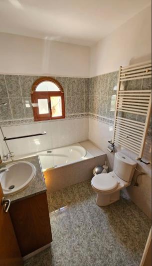 Image No.7-3 Bed Villa for sale