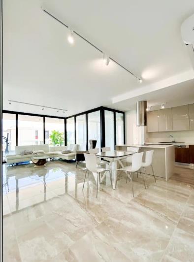 Image No.5-Appartement de 4 chambres à vendre à Agios Athanasios