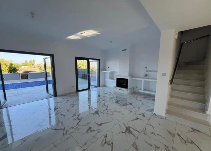 Image No.3-3 Bed Villa for sale