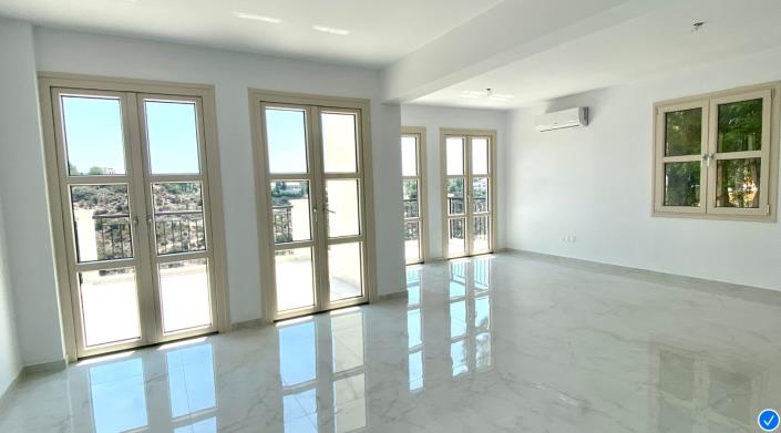 Image No.4-3 Bed Villa for sale