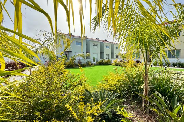 Image No.2-2 Bed Townhouse for sale