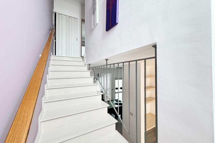 Image No.11-2 Bed Townhouse for sale