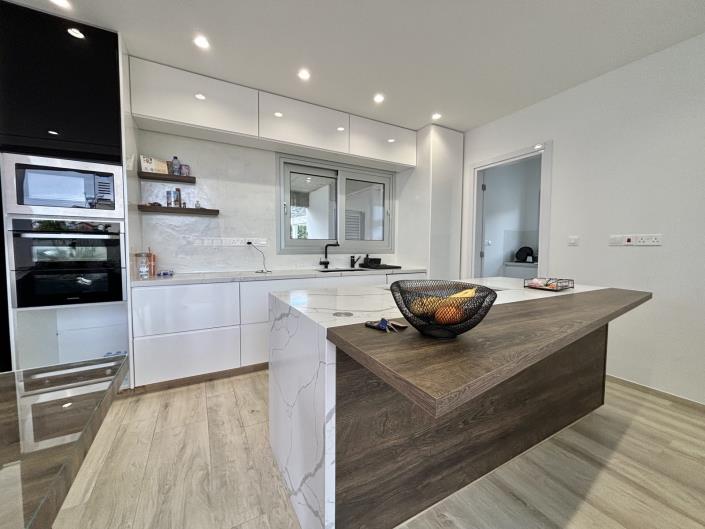 Image No.13-Villa de 4 chambres à vendre à Palodeia