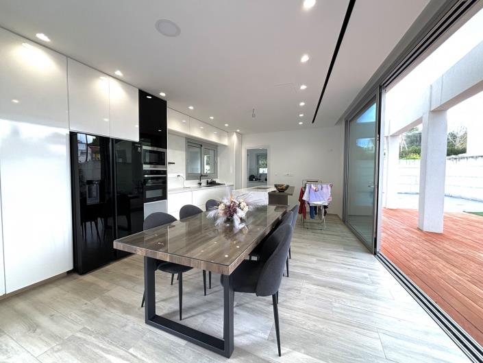 Image No.14-Villa de 4 chambres à vendre à Palodeia