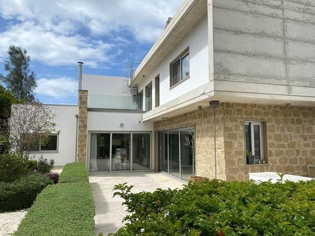 Image No.1-5 Bed Villa for sale