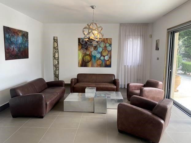 Image No.3-Villa de 5 chambres à vendre à Geroskipou