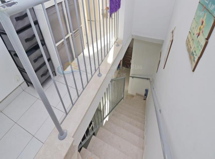 Image No.13-2 Bed Townhouse for sale