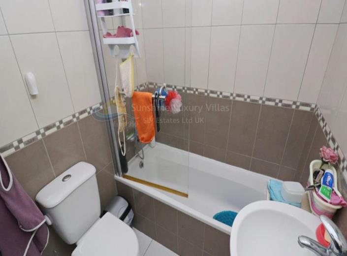 Image No.16-2 Bed Townhouse for sale