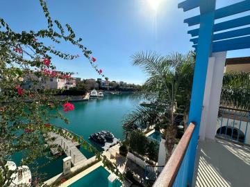 Villa de 3 chambres à vendre à Limassol Marina