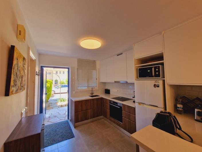 Image No.4-2 Bed Townhouse for sale