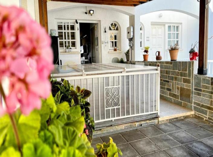 Image No.13-2 Bed Townhouse for sale