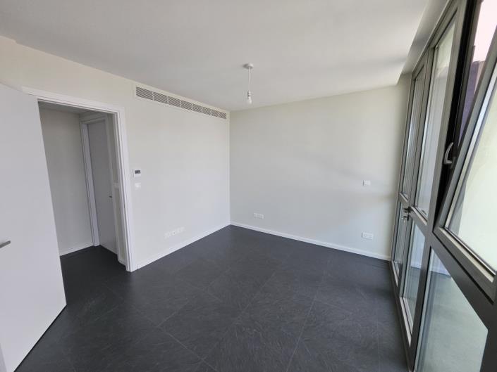 Image No.4-Commercial à vendre à Zakaki