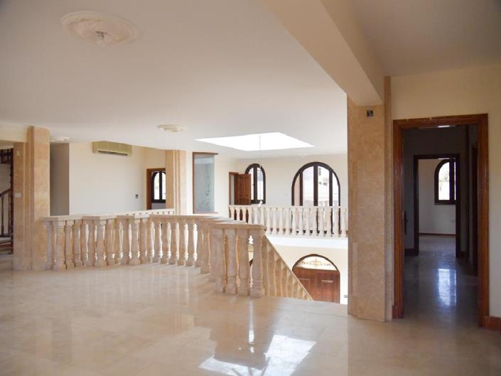 Image No.10-Villa de 5 chambres à vendre à Oroklini