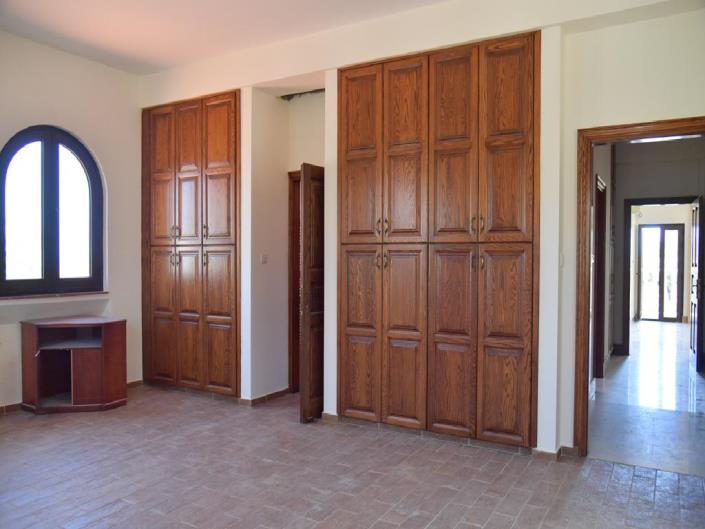 Image No.11-Villa de 5 chambres à vendre à Oroklini