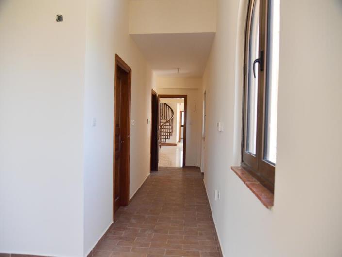 Image No.18-Villa de 5 chambres à vendre à Oroklini