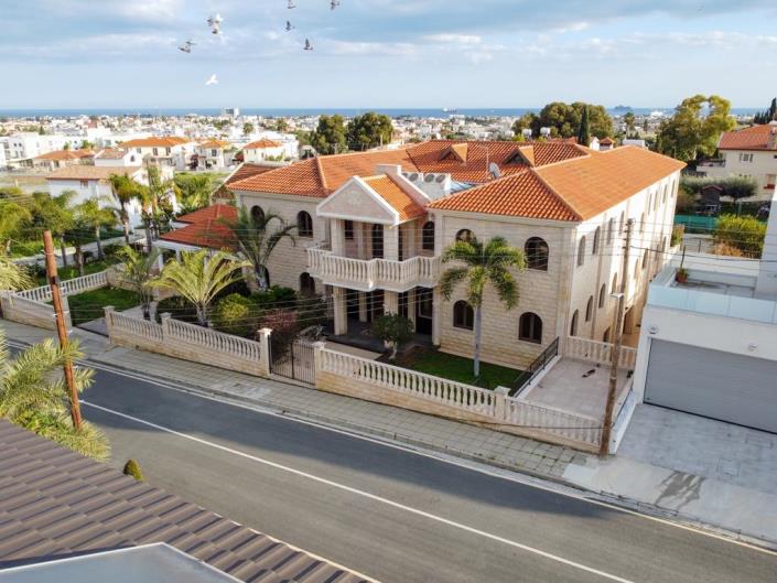 Image No.1-5 Bed Villa for sale