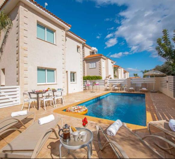 Image No.12-4 Bed Villa for sale