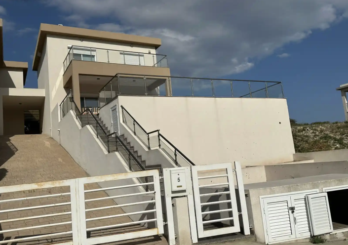 Image No.9-Villa de 4 chambres à vendre à Germasogeia