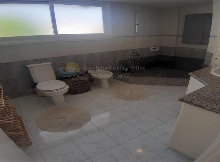 Image No.18-Villa de 4 chambres à vendre à Agios Athanasios