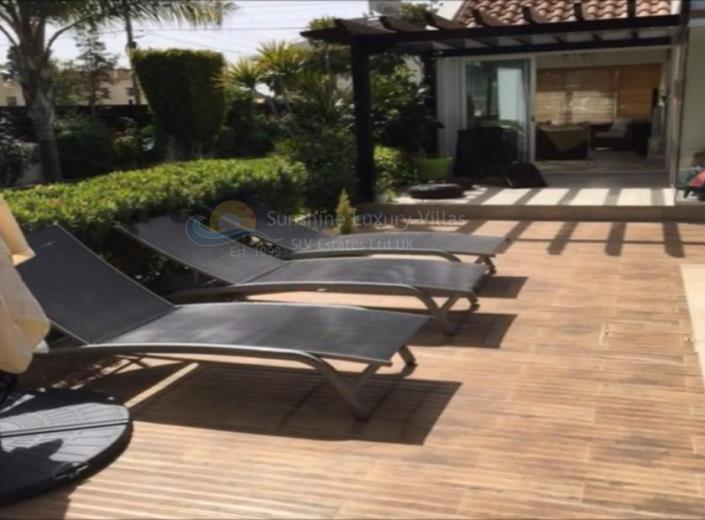 Image No.25-Villa de 4 chambres à vendre à Agios Athanasios