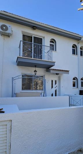 Image No.17-3 Bed Townhouse for sale