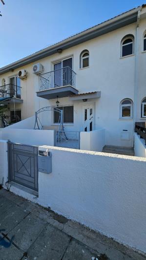 Image No.18-3 Bed Townhouse for sale