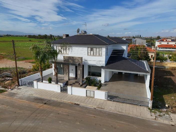 Image No.2-Villa de 4 chambres à vendre à Nicosie