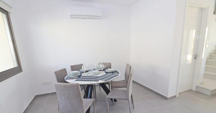 Image No.8-2 Bed Townhouse for sale