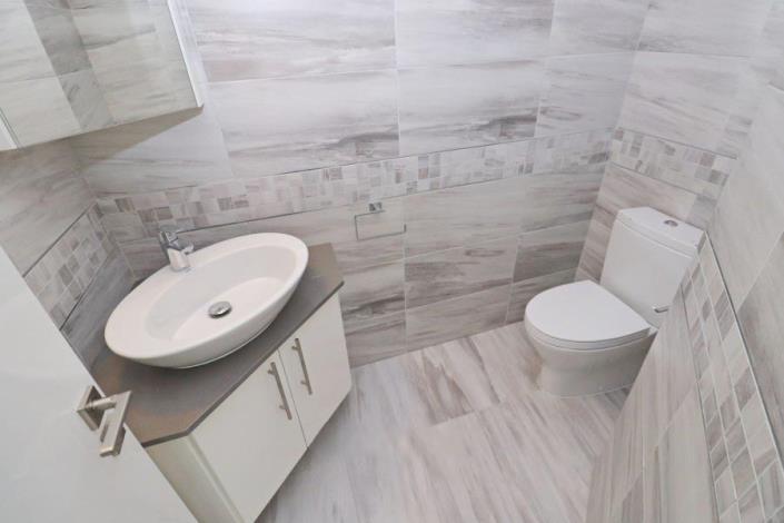 Image No.11-2 Bed Townhouse for sale