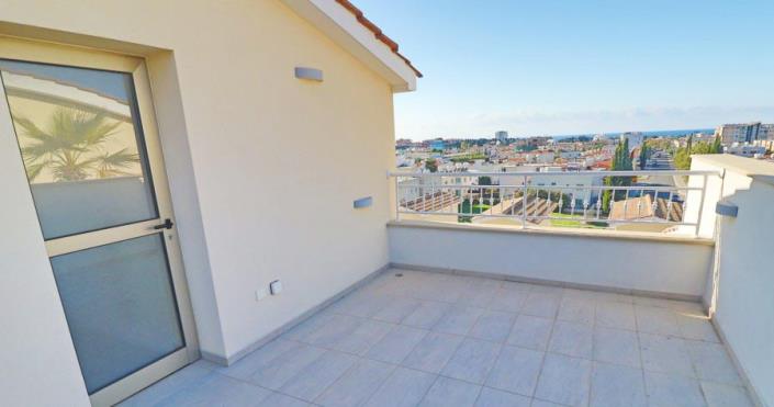 Image No.20-2 Bed Townhouse for sale