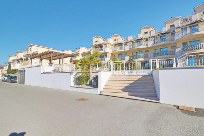 Image No.26-2 Bed Townhouse for sale