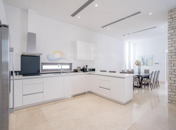 Image No.10-Villa de 4 chambres à vendre à Agios Georgios